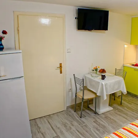 Studio Apartman Papic Apartment Drasnice Exterior photo